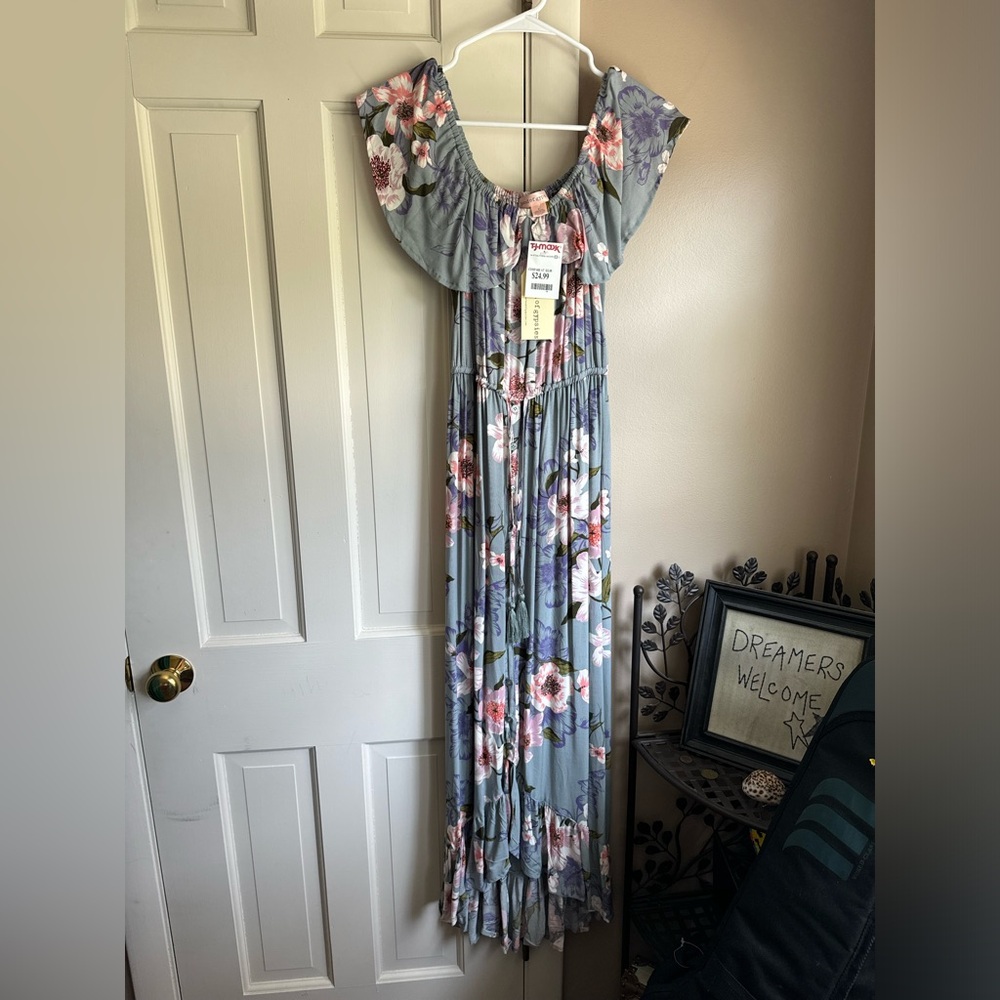 New with tags off the shoulder floral dress